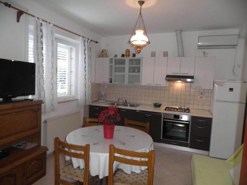 Apartments Holiday Lumbarda Exterior foto